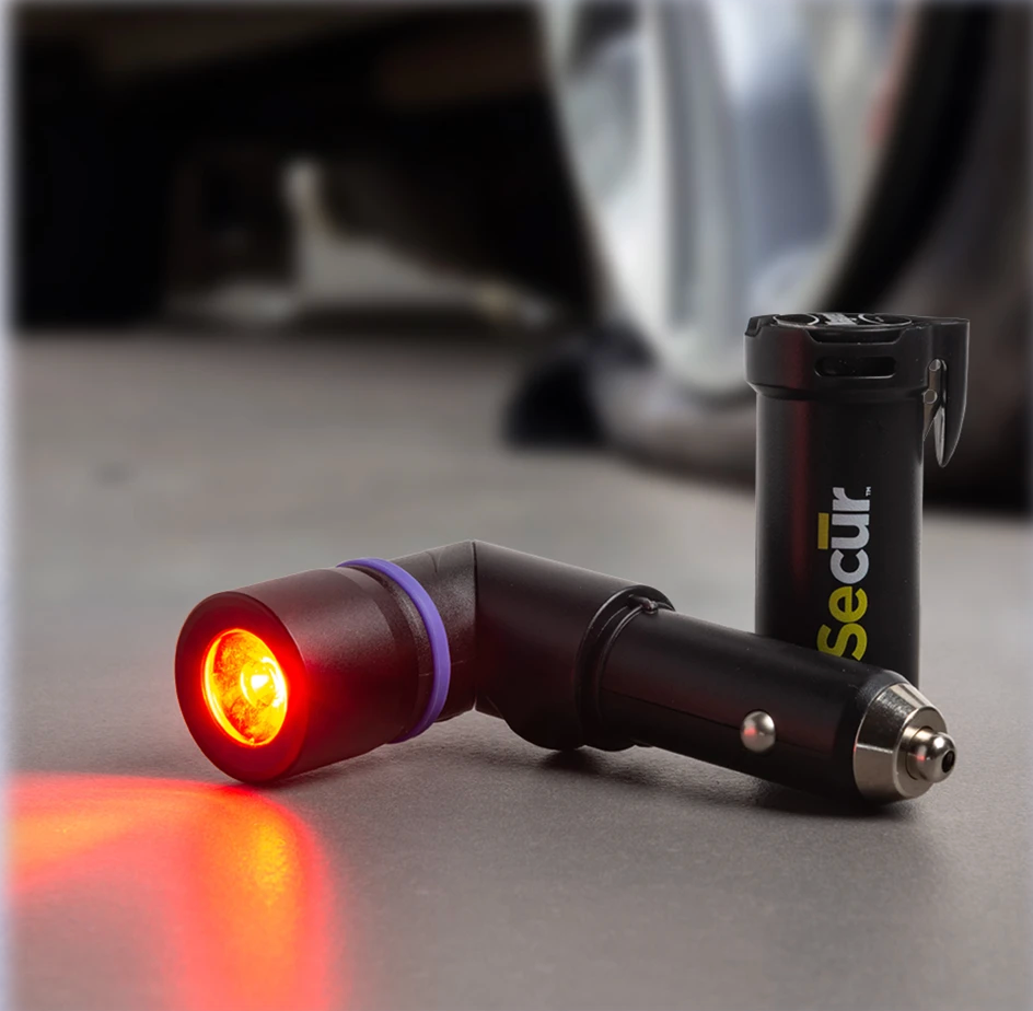 ELE:[8-in-1 Car Charger SP-4007A-Random color]-12V Charger, Power Bank,Flashlight,Window Breaker,Seat Belt Cutter