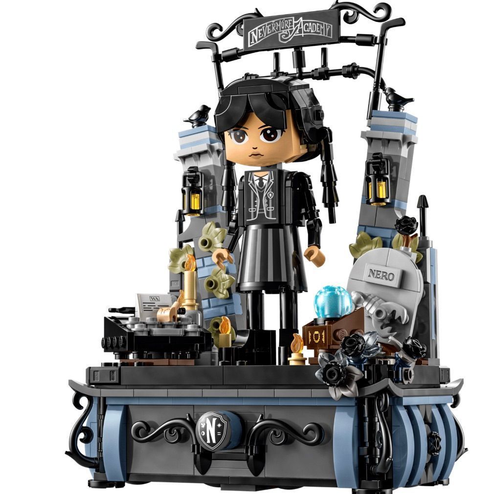 [36MKT-y010102a]-LEGO Wednesday Addams Set – 76780 Buildable Figure & Display Model (702 PCS) (2)