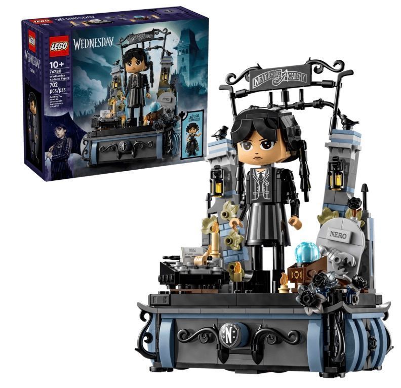 [36MKT-y010102a]-LEGO Wednesday Addams Set – 76780 Buildable Figure & Display Model (702 PCS) (2)